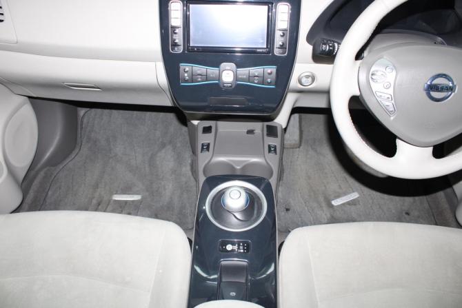 Nissan Leaf I (ZE0/AZE0) с пробегом 2012 года, цена 400 000 рублей, 80080 км, хэтчбек, Автокод Объявления
