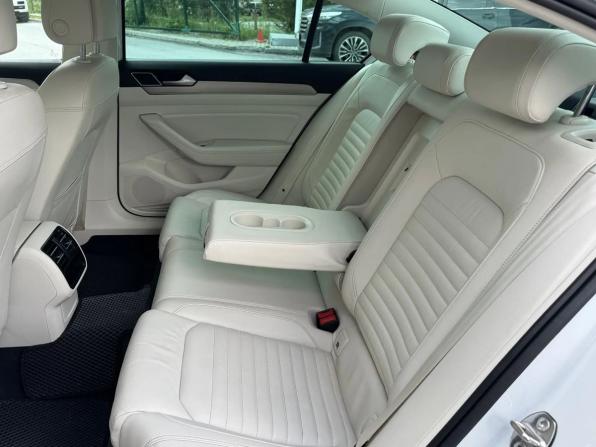 Volkswagen Passat B8 с пробегом 2018 года, цена 1 899 000 рублей, 206018 км, седан, Автокод Объявления