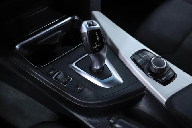 BMW 3 серии VI (F3x) Рестайлинг с пробегом 2018 года, цена 1 380 200 рублей, 162480 км, седан, Автокод Объявления