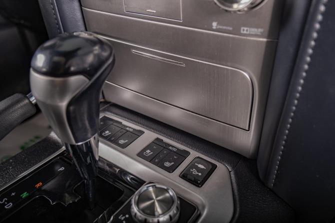 Toyota Land Cruiser 200 Series Рестайлинг 2 с пробегом 2018 года, цена 6 699 000 рублей, 155000 км, внедорожник, Автокод Объявления