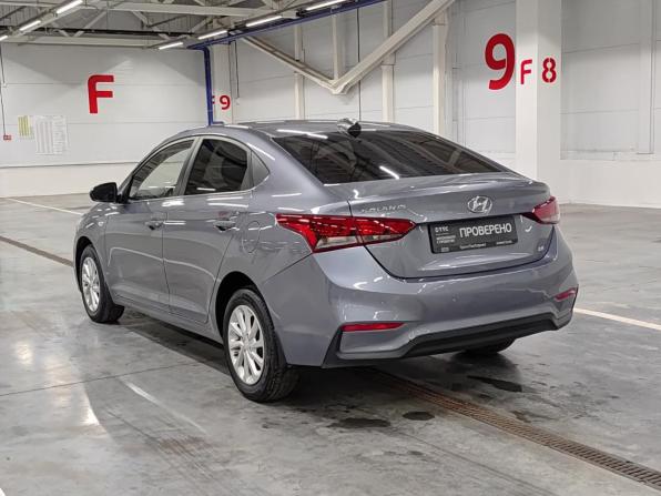 Hyundai Solaris II с пробегом 2017 года, цена 1 100 000 рублей, 165764 км, седан, Автокод Объявления