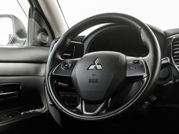 Mitsubishi Outlander III Рестайлинг 2 с пробегом 2015 года, цена 1 745 000 рублей, 235642 км, внедорожник, Автокод Объявления