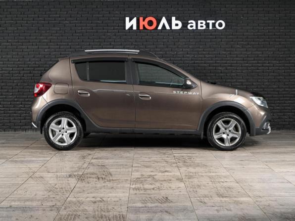 Renault Sandero II Рестайлинг с пробегом 2020 года, цена 1 240 000 рублей, 176187 км, хэтчбек, Автокод Объявления