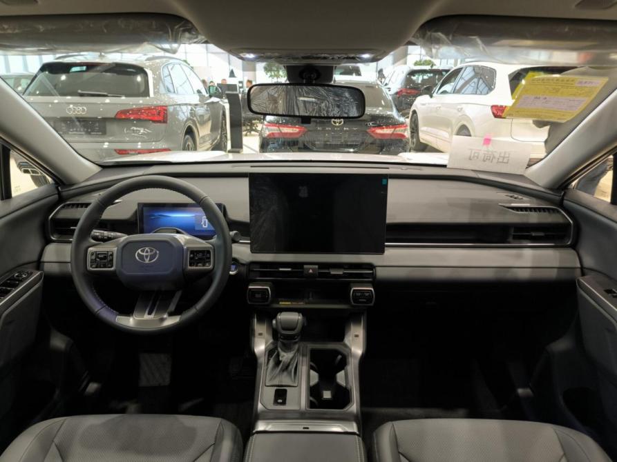 Toyota RAV4 VI (XA60) Казань  - изображение 17