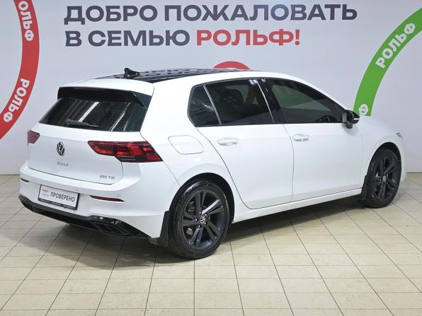 Volkswagen Golf VIII с пробегом 2021 года, цена 2 625 000 рублей, 33428 км, хэтчбек, Автокод Объявления