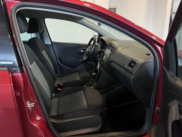 Volkswagen Polo V с пробегом 2014 года, цена 1 133 000 рублей, 104302 км, седан, Автокод Объявления