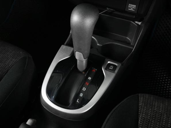 Honda Fit III Рестайлинг с пробегом 2017 года, цена 1 079 000 рублей, 150212 км, хэтчбек, Автокод Объявления