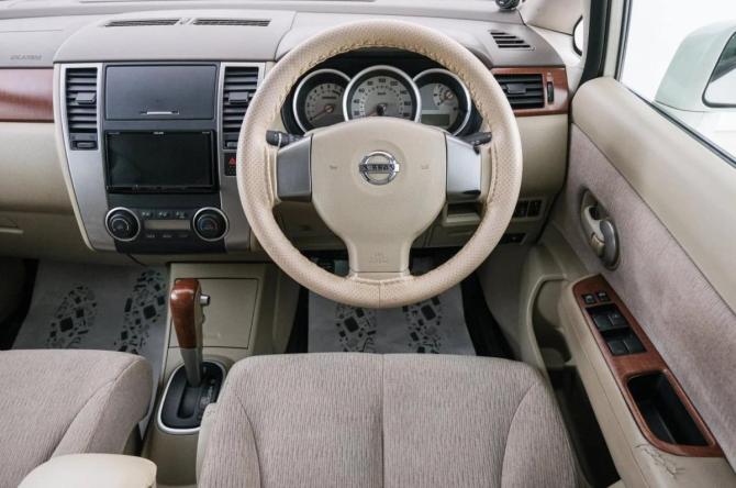 Nissan Tiida I Рестайлинг с пробегом 2010 года, цена 649 000 рублей, 313000 км, седан, Автокод Объявления