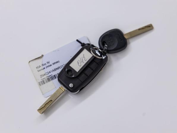 Kia Rio IV Рестайлинг с пробегом 2021 года, цена 1 198 000 рублей, 75024 км, седан, Автокод Объявления