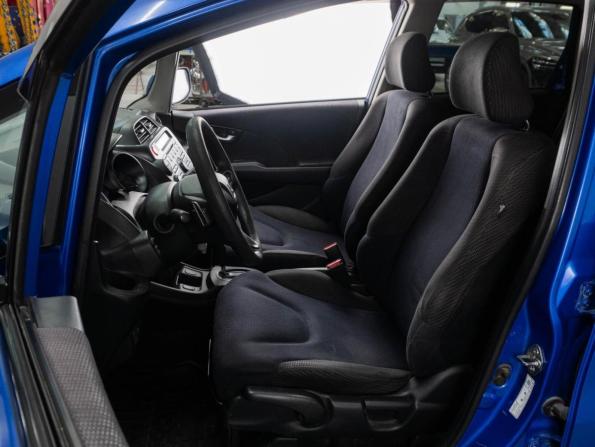 Honda Jazz II Рестайлинг с пробегом 2012 года, цена 989 000 рублей, 183226 км, хэтчбек, Автокод Объявления