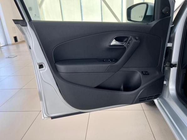 Volkswagen Polo V Рестайлинг с пробегом 2015 года, цена 990 000 рублей, 147000 км, седан, Автокод Объявления