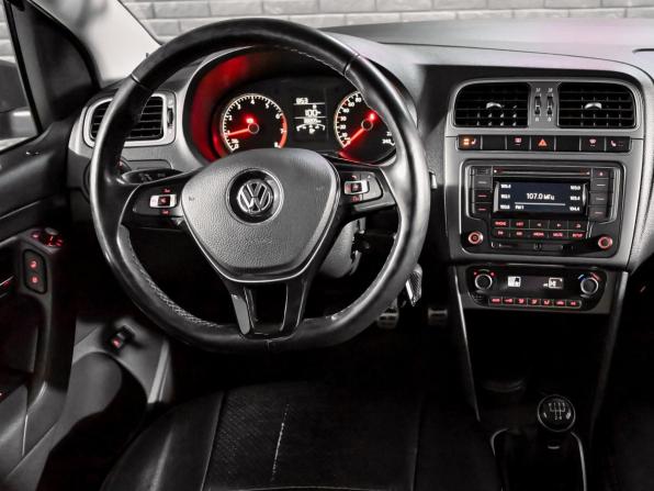 Volkswagen Polo V Рестайлинг с пробегом 2017 года, цена 1 250 000 рублей, 38204 км, седан, Автокод Объявления