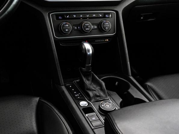 Volkswagen Teramont I с пробегом 2018 года, цена 2 499 000 рублей, 236844 км, внедорожник, Автокод Объявления