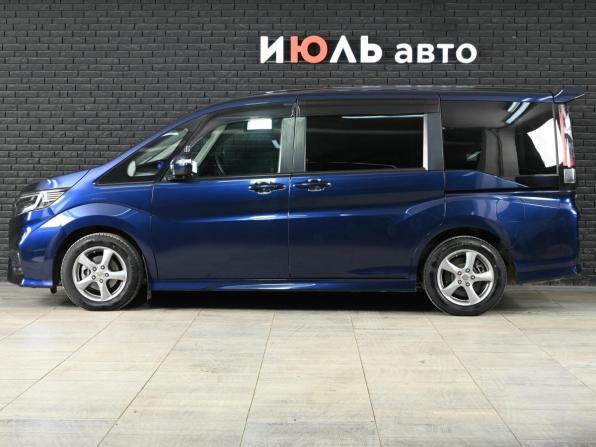 Honda Stepwgn V Рестайлинг с пробегом 2019 года, цена 2 350 000 рублей, 108497 км, минивэн, Автокод Объявления
