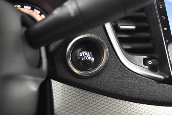 Lada (ВАЗ) Vesta I Рестайлинг (NG) с пробегом 2024 года, цена 1 263 100 рублей, 50163 км, универсал, Автокод Объявления