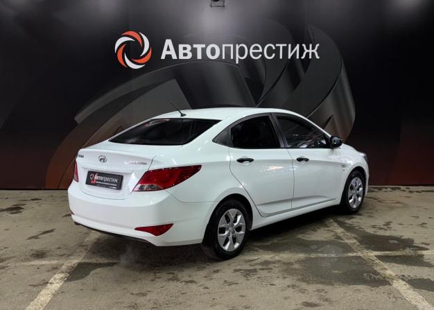 Hyundai Solaris I Рестайлинг с пробегом 2015 года, цена 930 000 рублей, 195314 км, седан, Автокод Объявления