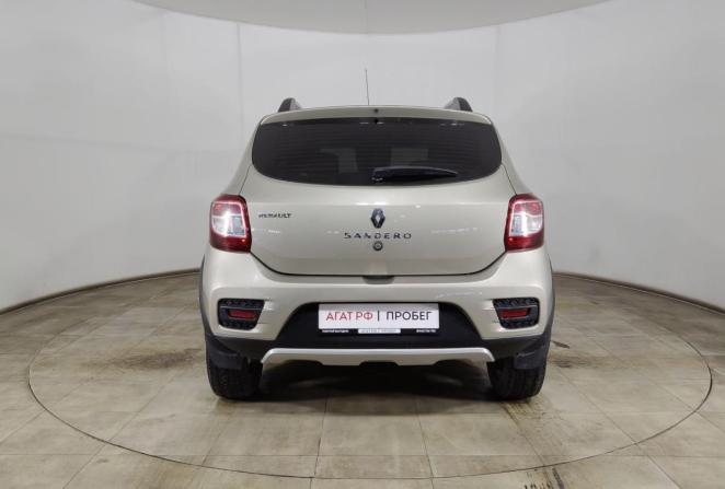 Renault Sandero II с пробегом 2015 года, цена 765 000 рублей, 174960 км, хэтчбек, Автокод Объявления