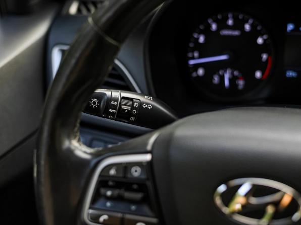 Hyundai Solaris II с пробегом 2017 года, цена 1 200 001 рубль, 109289 км, седан, Автокод Объявления