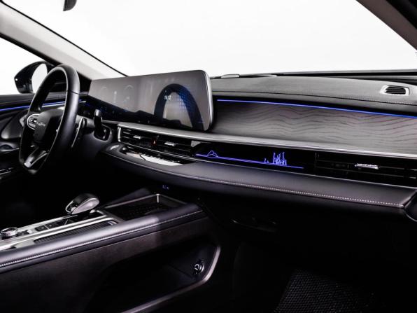 Chery Arrizo 8 с пробегом 2023 года, цена 2 099 000 рублей, 30000 км, седан, Автокод Объявления