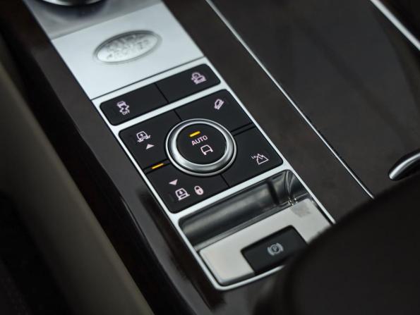 Land Rover Range Rover IV Рестайлинг с пробегом 2018 года, цена 4 599 000 рублей, 229799 км, внедорожник, Автокод Объявления
