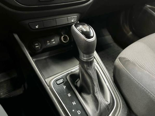 Hyundai Solaris II с пробегом 2017 года, цена 1 369 900 рублей, 176124 км, седан, Автокод Объявления