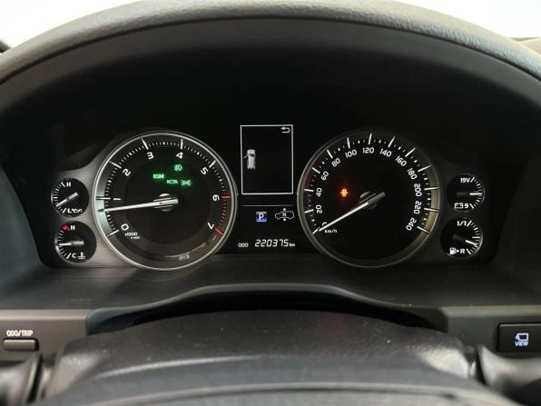 Toyota Land Cruiser 200 Series Рестайлинг 2 с пробегом 2017 года, цена 6 950 000 рублей, 220375 км, внедорожник, Автокод Объявления