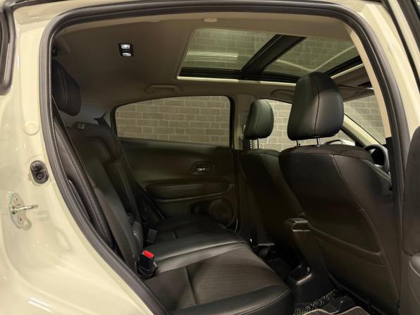 Honda Vezel I Рестайлинг с пробегом 2020 года, цена 1 950 000 рублей, 57008 км, внедорожник, Автокод Объявления