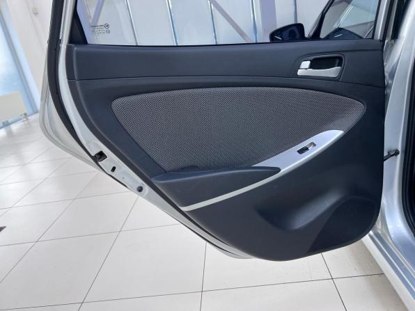 Hyundai Solaris I с пробегом 2012 года, цена 950 000 рублей, 120464 км, хэтчбек, Автокод Объявления