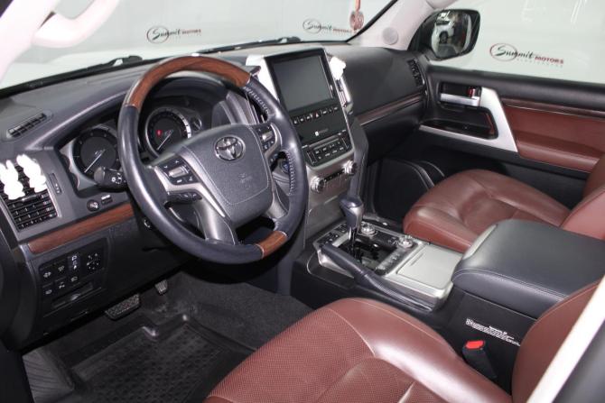 Toyota Land Cruiser 200 Series Рестайлинг 2 с пробегом 2020 года, цена 9 900 000 рублей, 55836 км, внедорожник, Автокод Объявления