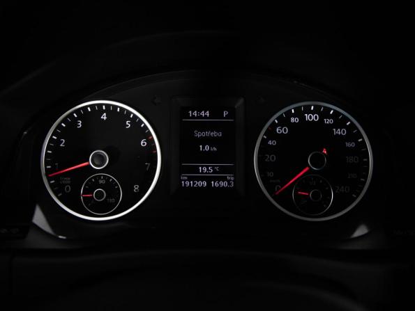 Volkswagen Tiguan I Рестайлинг с пробегом 2015 года, цена 1 199 000 рублей, 191208 км, внедорожник, Автокод Объявления