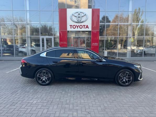 BMW 5 серии VIII (G60/G61/G68) с пробегом 2024 года, цена 6 499 000 рублей, 12000 км, седан, Автокод Объявления