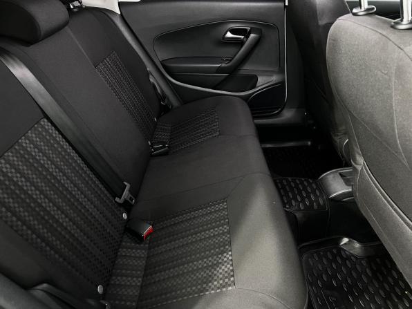 Volkswagen Polo V Рестайлинг с пробегом 2015 года, цена 740 000 рублей, 319094 км, седан, Автокод Объявления