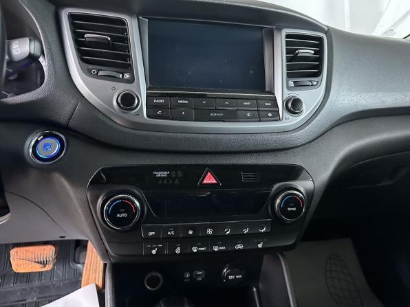 Hyundai Tucson III с пробегом 2017 года, цена 1 910 000 рублей, 147606 км, внедорожник, Автокод Объявления