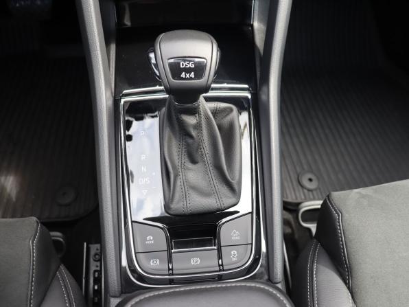 Skoda Karoq I с пробегом 2020 года, цена 2 550 000 рублей, 72224 км, внедорожник, Автокод Объявления