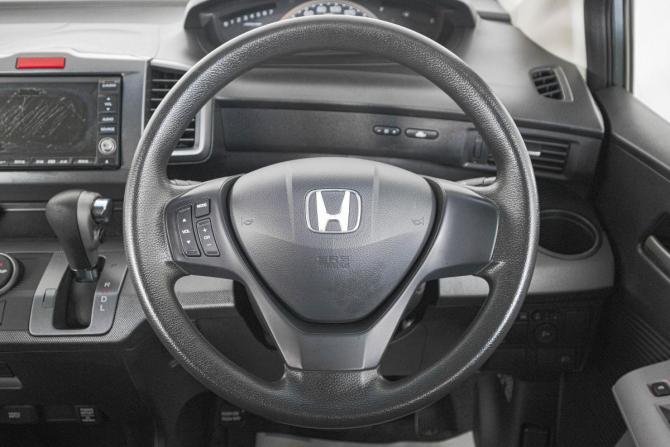 Honda Freed I с пробегом 2009 года, цена 899 000 рублей, 182472 км, компактвэн, Автокод Объявления