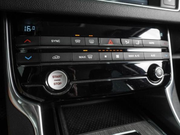 Jaguar XF II с пробегом 2016 года, цена 1 699 000 рублей, 204352 км, седан, Автокод Объявления