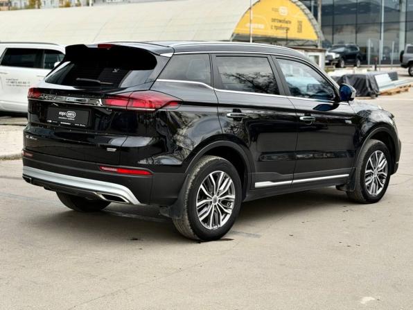 Geely Atlas Pro с пробегом 2023 года, цена 1 649 000 рублей, 95720 км, внедорожник, Автокод Объявления