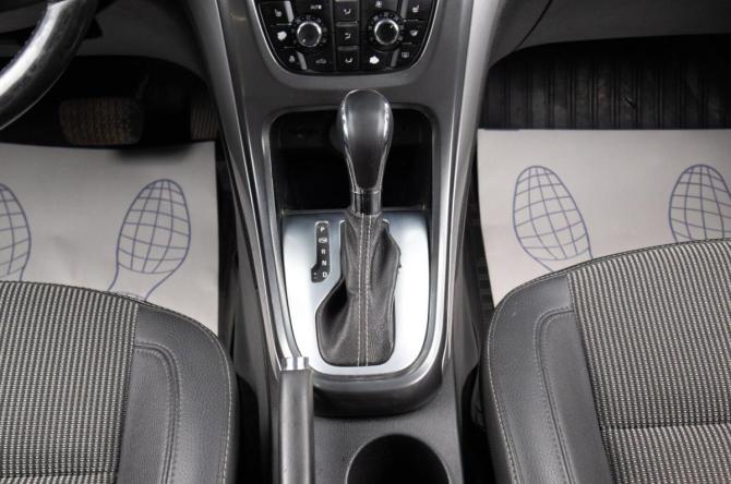 Opel Astra J с пробегом 2012 года, цена 579 000 рублей, 281000 км, хэтчбек, Автокод Объявления