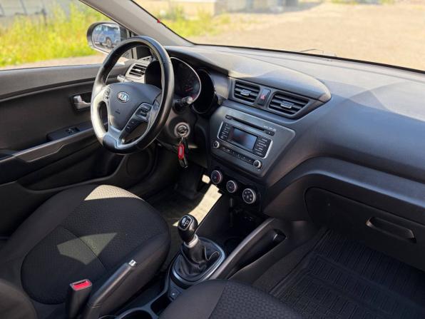 Kia Rio III Рестайлинг с пробегом 2017 года, цена 625 000 рублей, 257000 км, седан, Автокод Объявления