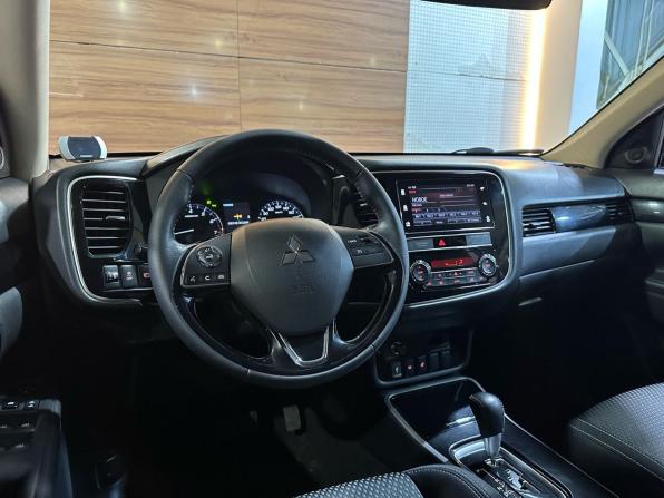 Mitsubishi Outlander III Рестайлинг 3 с пробегом 2020 года, цена 2 399 900 рублей, 100500 км, внедорожник, Автокод Объявления