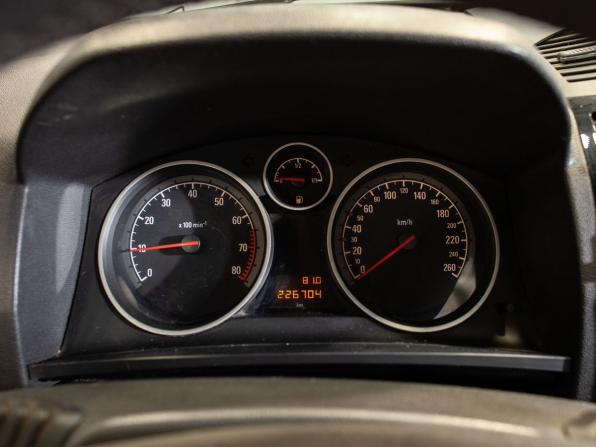 Opel Zafira B Рестайлинг с пробегом 2011 года, цена 740 000 рублей, 226704 км, компактвэн, Автокод Объявления