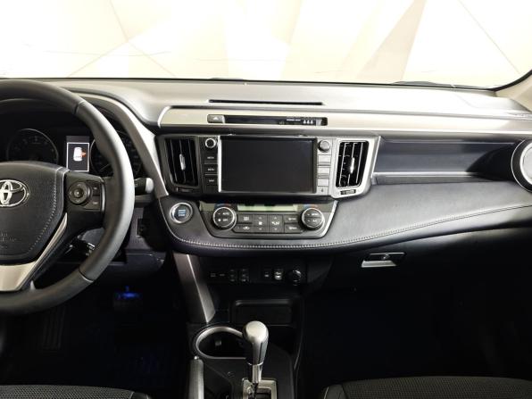 Toyota RAV4 IV (XA40) Рестайлинг с пробегом 2017 года, цена 2 353 000 рублей, 188361 км, внедорожник, Автокод Объявления