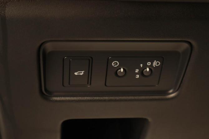 Land Rover Discovery V с пробегом 2020 года, цена 4 149 000 рублей, 90000 км, внедорожник, Автокод Объявления