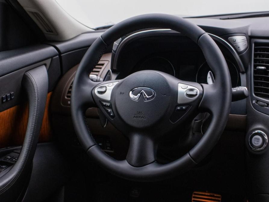 Infiniti QX70 Москва  - изображение 16