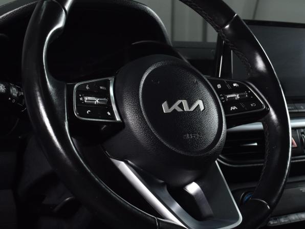 Kia Cerato IV Рестайлинг с пробегом 2021 года, цена 2 285 995 рублей, 46869 км, седан, Автокод Объявления
