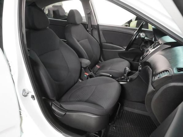 Hyundai Solaris I Рестайлинг с пробегом 2014 года, цена 1 055 000 рублей, 188721 км, седан, Автокод Объявления