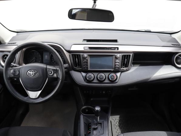 Toyota RAV4 IV (XA40) Рестайлинг с пробегом 2016 года, цена 1 800 000 рублей, 264366 км, внедорожник, Автокод Объявления