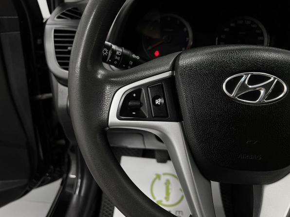 Hyundai Solaris I Рестайлинг с пробегом 2015 года, цена 975 000 рублей, 157578 км, седан, Автокод Объявления