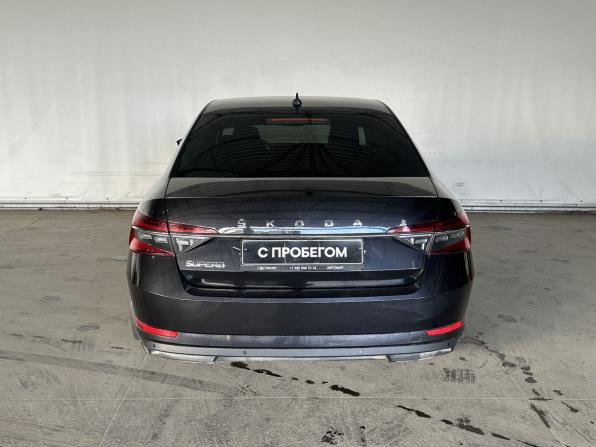 Skoda Superb III Рестайлинг с пробегом 2021 года, цена 2 100 000 рублей, 220149 км, лифтбек, Автокод Объявления