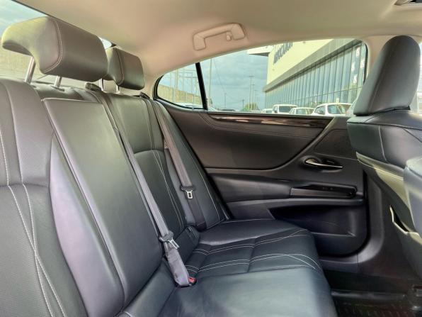 Lexus ES VII с пробегом 2019 года, цена 3 997 000 рублей, 87260 км, седан, Автокод Объявления